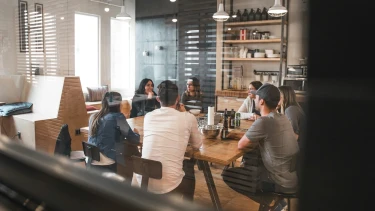 Menschen bei einem Meeting